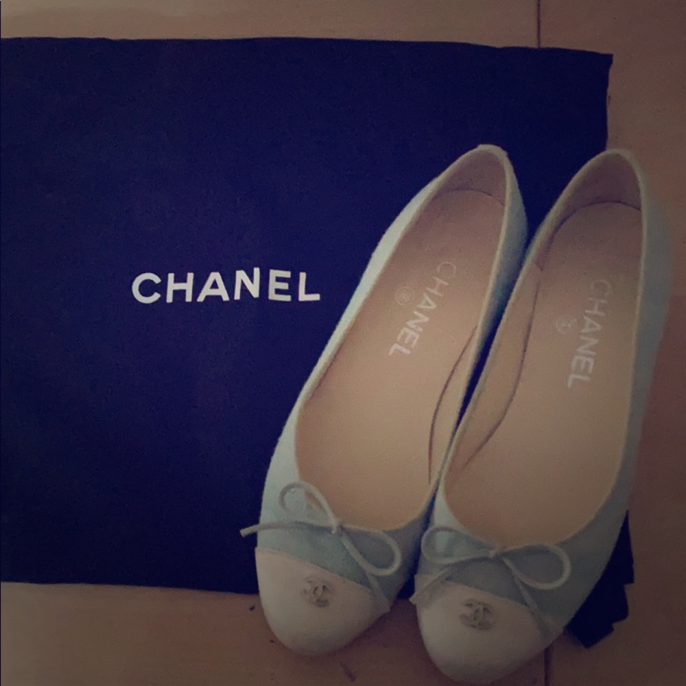 CHANEL FLATS
